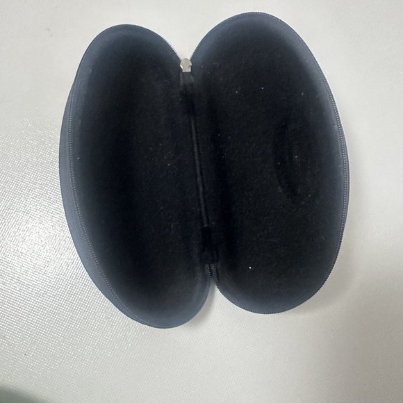 Oakley Sunglasses Case Hard Shell Black Zippered - Picture 5 of 8